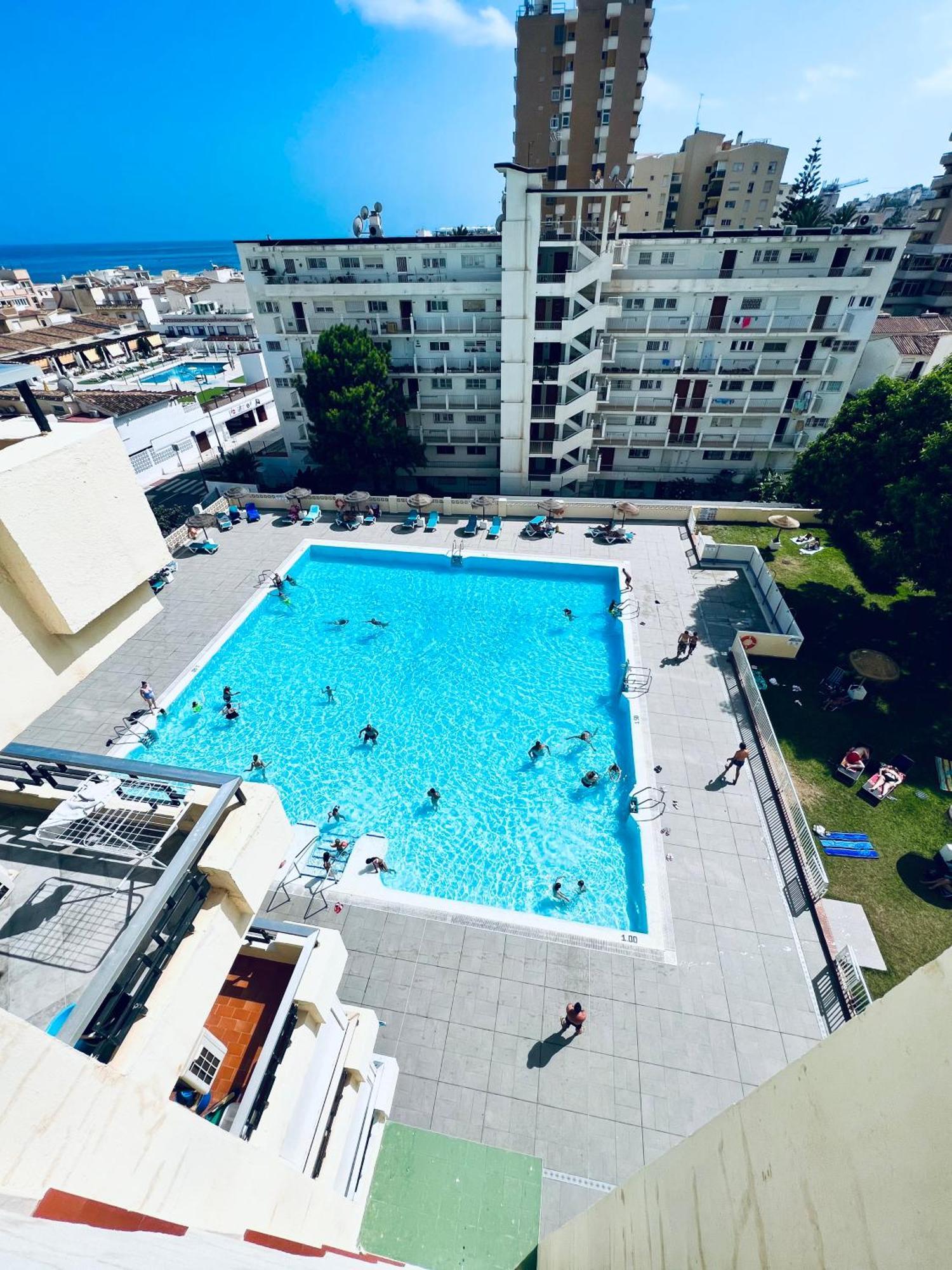 Torremolinos Carihuela Nucleo Cristal Exterior foto