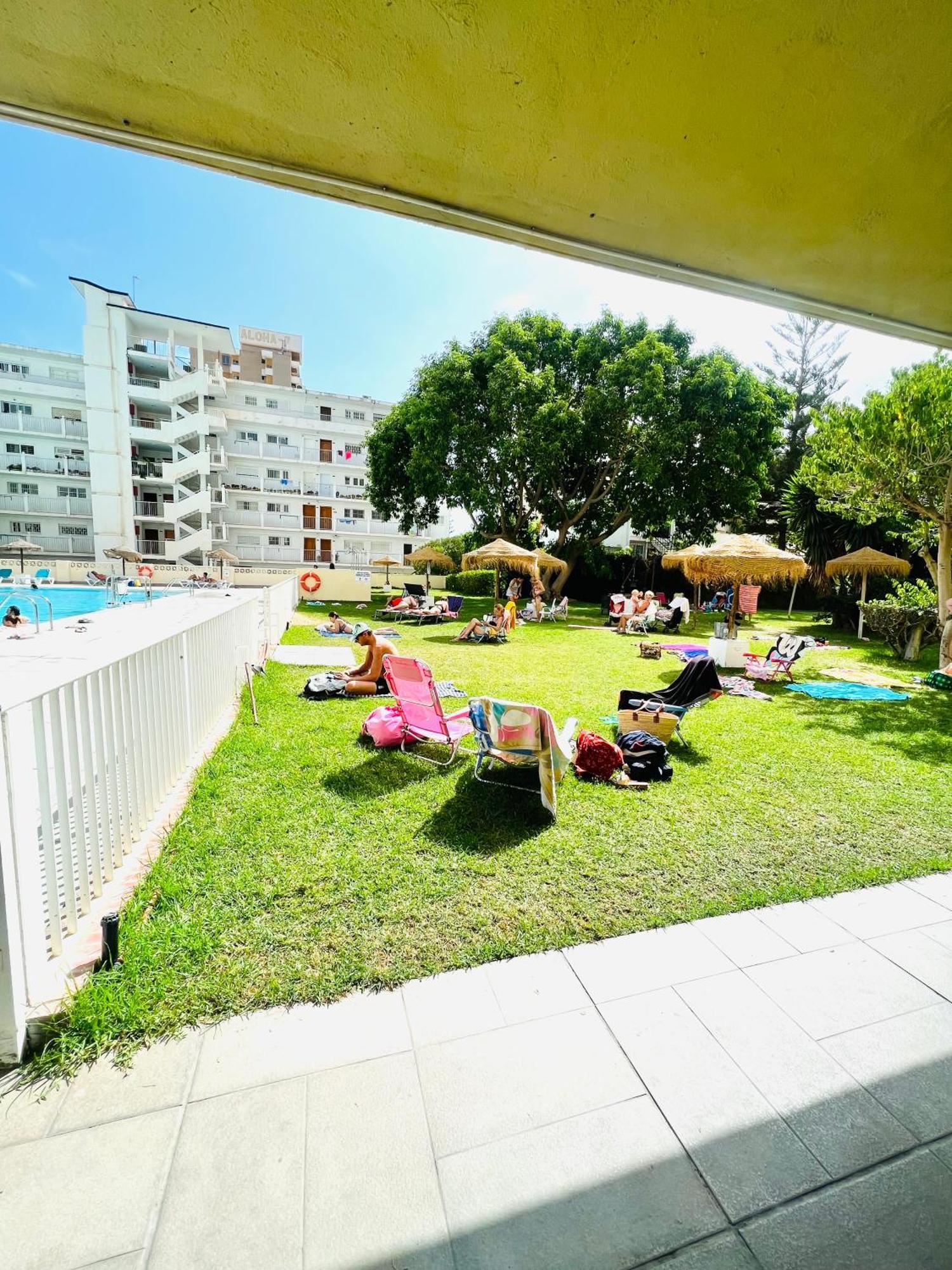 Torremolinos Carihuela Nucleo Cristal Exterior foto
